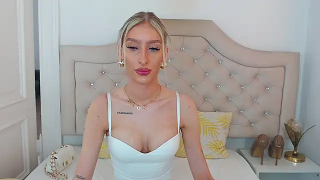 Snapshot of NatalieSensual chatting on March 27, 2026, 9:43 am NatalieSensual online show from March 27, 2026, 9:43 am