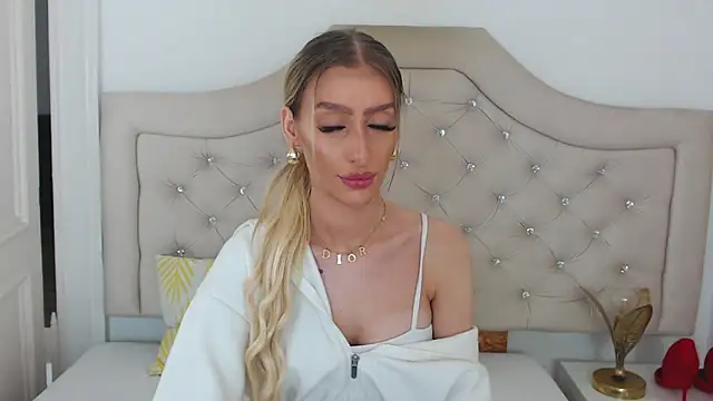 NatalieSensual online show from December 19, 2025, 11:45 am