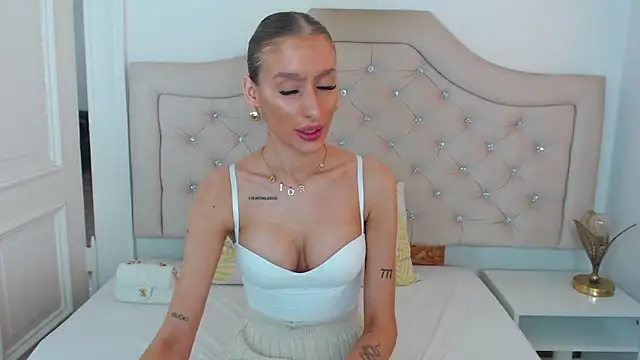 Snapshot of NatalieSensual chatting on March 18, 2026, 9:34 am NatalieSensual online show from March 18, 2026, 9:34 am