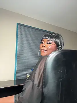 WomanNextdoor1 online show from November 27, 2025, 5:46 pm