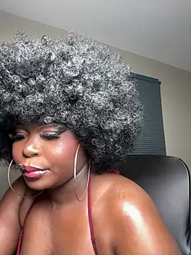 Snapshot of WomanNextdoor1 chatting on April 21, 2026, 10:16 pm WomanNextdoor1 online show from April 21, 2026, 10:16 pm