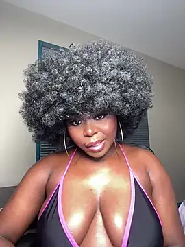 Snapshot of WomanNextdoor1 chatting on May 2, 2026, 4:07 am WomanNextdoor1 online show from May 2, 2026, 4:07 am