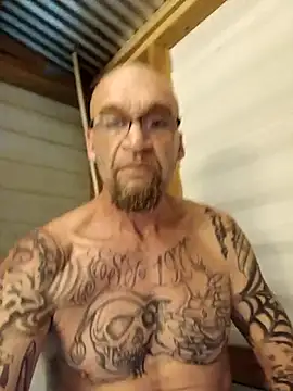 Snapshot of ShawnandDani7074 chatting on February 12, 2026, 7:52 am ShawnandDani7074 online show from February 12, 2026, 7:52 am