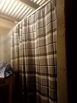 Snapshot of ShawnandDani7074 chatting on February 18, 2026, 10:50 pm ShawnandDani7074 online show from February 18, 2026, 10:50 pm