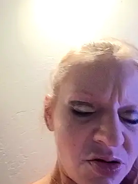 IrishGoddess69247 online show from January 18, 2026, 6:00 pm