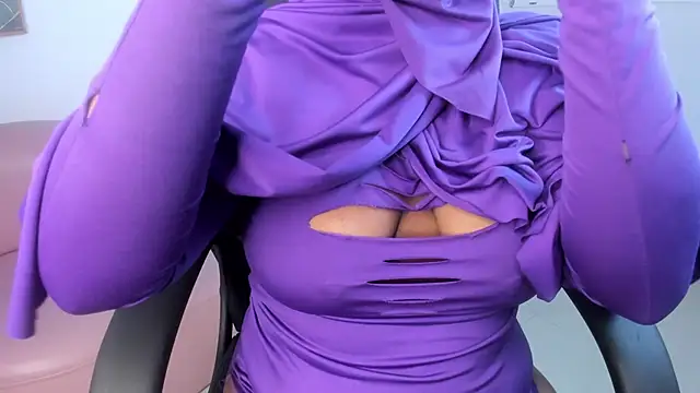 yasmin elite online show from October 10, 2025, 10:05 am