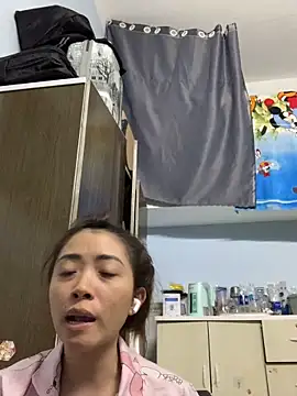 Snapshot of Minee1202 chatting on March 31, 2026, 6:04 am Minee1202 online show from March 31, 2026, 6:04 am