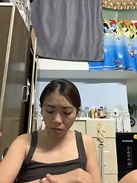 Snapshot of Minee1202 chatting on April 12, 2026, 1:31 am Minee1202 online show from April 12, 2026, 1:31 am