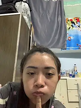 Snapshot of Minee1202 chatting on April 1, 2026, 2:02 am Minee1202 online show from April 1, 2026, 2:02 am