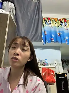 Snapshot of Minee1202 chatting on February 26, 2026, 12:43 am Minee1202 online show from February 26, 2026, 12:43 am