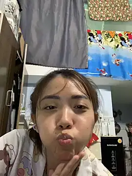 Snapshot of Minee1202 chatting on April 14, 2026, 1:32 am Minee1202 online show from April 14, 2026, 1:32 am