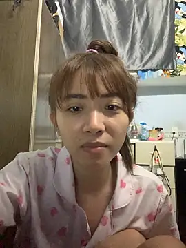 Snapshot of Minee1202 chatting on February 6, 2026, 1:01 am Minee1202 online show from February 6, 2026, 1:01 am