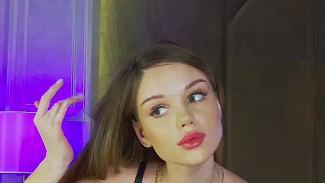 Snapshot of MarilynNova chatting on October 11, 2025, 4:35 am MarilynNova online show from October 11, 2025, 4:35 am