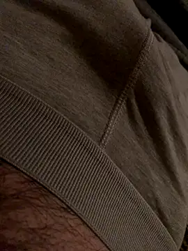 Snapshot of MuzzyFacing chatting on November 27, 2025, 10:21 pm MuzzyFacing online show from November 27, 2025, 10:21 pm