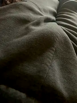 Snapshot of MuzzyFacing chatting on November 28, 2025, 10:48 am MuzzyFacing online show from November 28, 2025, 10:48 am