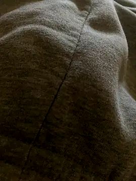 Snapshot of MuzzyFacing chatting on November 23, 2025, 12:04 pm MuzzyFacing online show from November 23, 2025, 12:04 pm