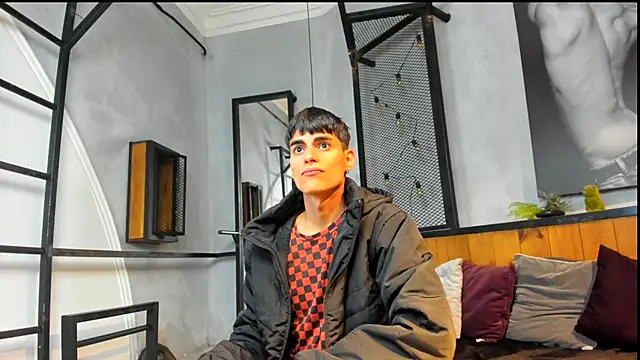 Dani mc1 online show from November 18, 2025, 11:35 am