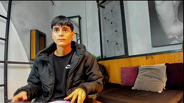 Dani mc1 online show from November 28, 2025, 11:43 am