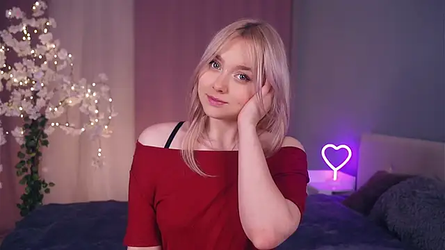 Snapshot of AccaCroyle chatting on February 10, 2026, 7:24 pm AccaCroyle online show from February 10, 2026, 7:24 pm