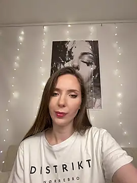 Snapshot of LINA_ALL_EYES_ON_YOU chatting on July 13, 2026, 6:29 pm LINA ALL EYES ON YOU online show from July 13, 2026, 6:29 pm