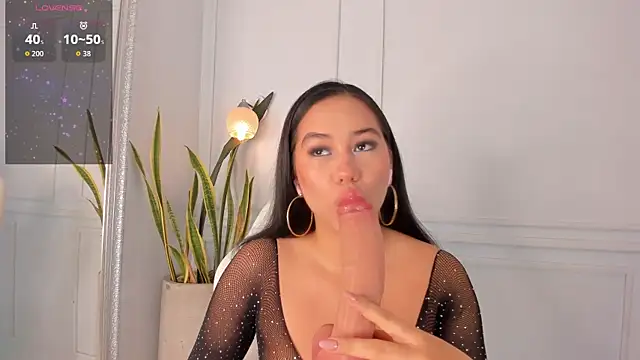 Snapshot of Jazmiinee chatting on November 5, 2025, 8:01 pm Jazmiinee online show from November 5, 2025, 8:01 pm