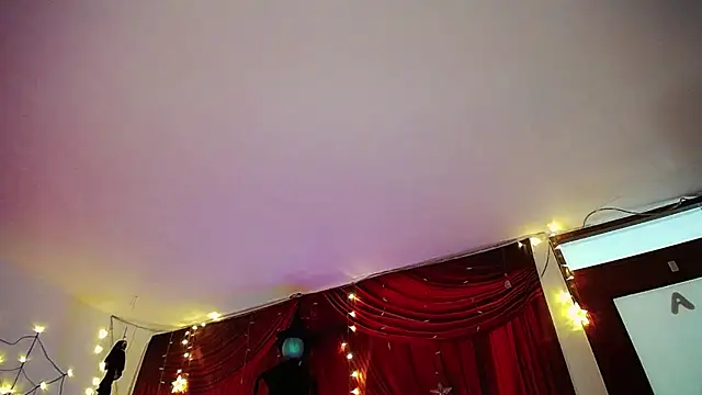 Snapshot of Noha_Lux chatting on October 8, 2025, 12:39 pm Noha Lux online show from October 8, 2025, 12:39 pm