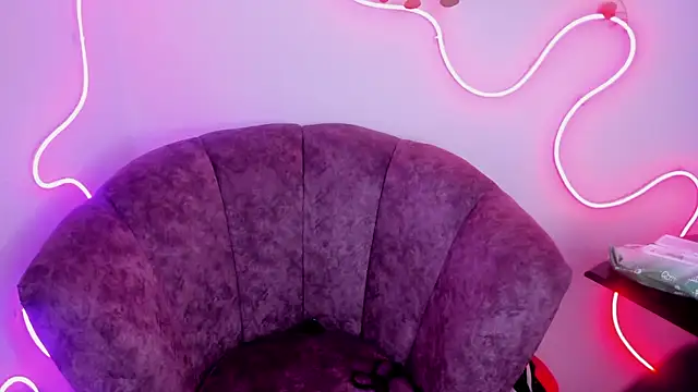 sweet daniiela online show from November 12, 2025, 8:23 pm