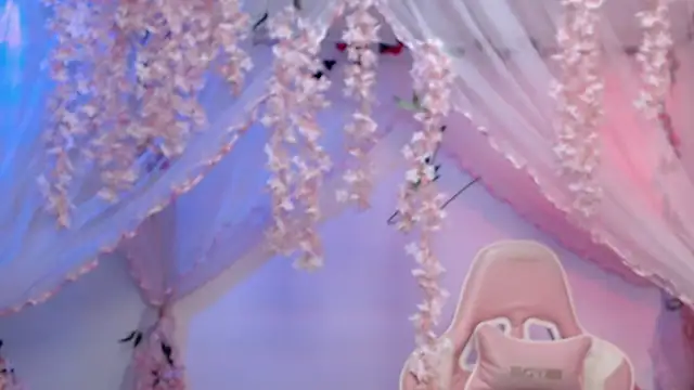 sweet daniiela online show from November 13, 2025, 5:28 pm