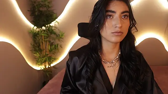 Emma and Issac online show from February 26, 2026, 8:31 pm