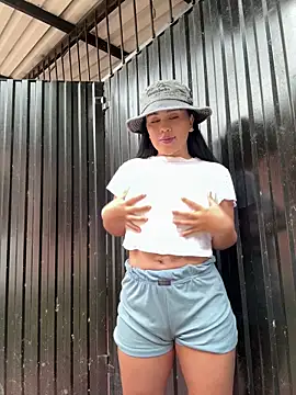 laure torres online show from February 12, 2026, 12:38 pm