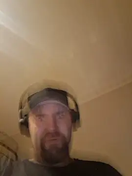 Snapshot of Bamse28 chatting on September 20, 2025, 8:58 pm Bamse28 online show from September 20, 2025, 8:58 pm