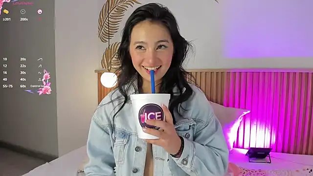 Valleriie  online show from November 23, 2025, 1:59 am