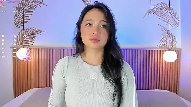 Snapshot of Valleriie_ chatting on April 30, 2026, 3:08 pm Valleriie online show from April 30, 2026, 3:08 pm