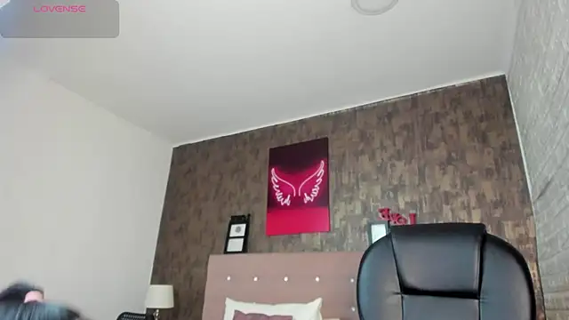 marian  stone online show from October 20, 2025, 6:52 pm