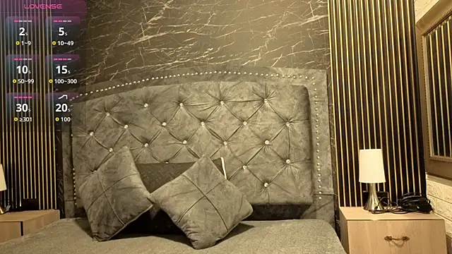 violett  golden online show from September 20, 2025, 11:04 am