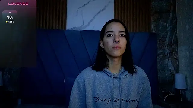 violett  golden online show from September 27, 2025, 11:05 am