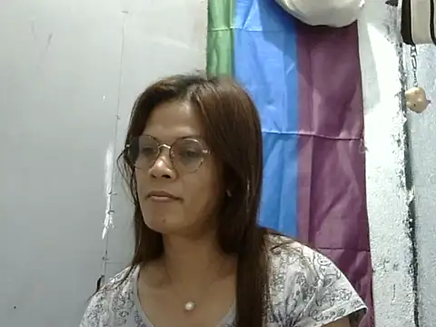 juicycum069 online show from March 11, 2026, 3:22 am