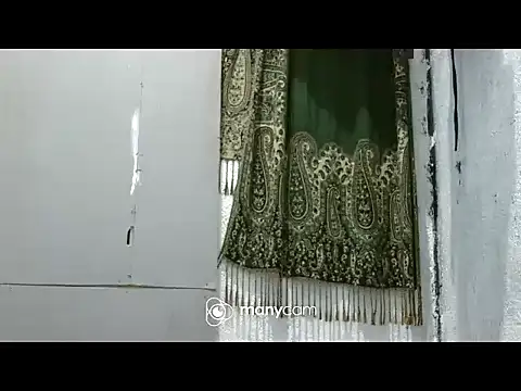 juicycum069 online show from September 15, 2025, 11:16 pm