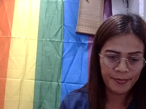 juicycum069 online show from April 7, 2026, 11:12 am