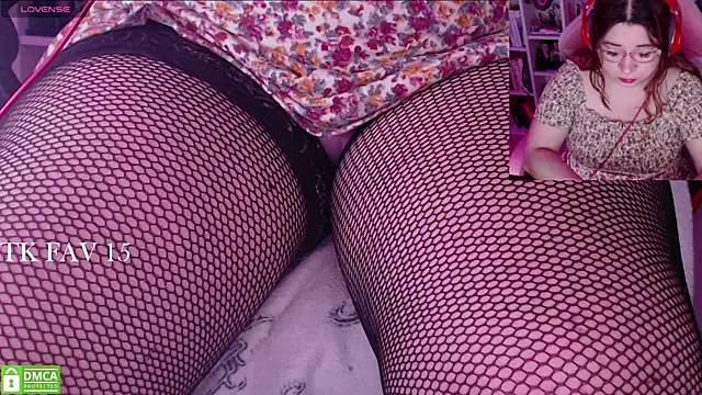 Pink girl0n online show from November 28, 2025, 6:13 am