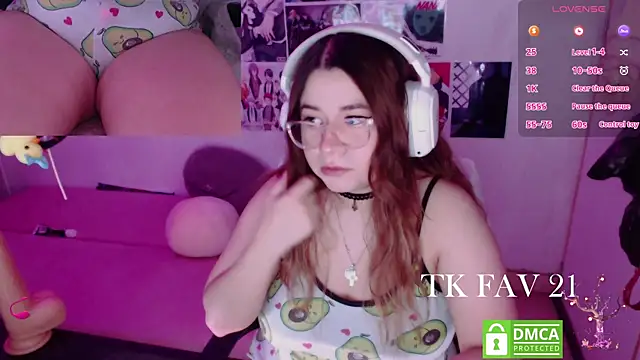 Pink girl0n online show from May 1, 2026, 7:08 pm