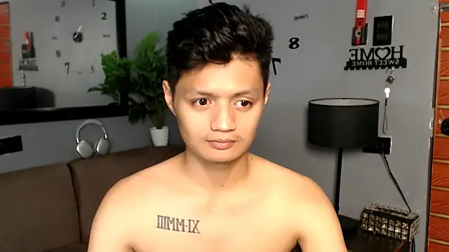 Snapshot of LucasSoYummyy chatting on November 18, 2025, 9:56 am LucasSoYummyy online show from November 18, 2025, 9:56 am