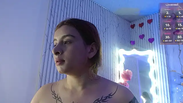 Snapshot of Naomy_tay1 chatting on March 6, 2026, 8:15 pm Naomy tay1 online show from March 6, 2026, 8:15 pm