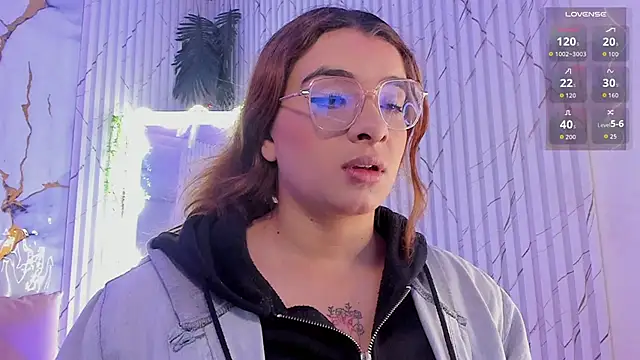 Snapshot of Naomy_tay1 chatting on April 13, 2026, 3:43 am Naomy tay1 online show from April 13, 2026, 3:43 am