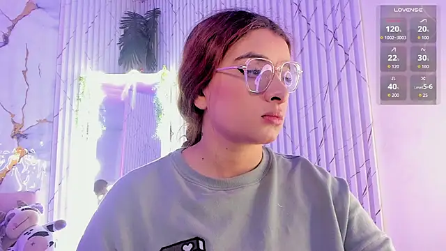 Snapshot of Naomy_tay1 chatting on April 11, 2026, 2:52 am Naomy tay1 online show from April 11, 2026, 2:52 am