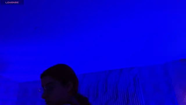 Naomy tay1 online show from November 24, 2025, 4:01 am