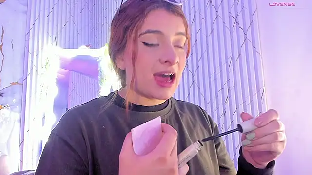 Snapshot of Naomy_tay1 chatting on March 30, 2026, 4:25 am Naomy tay1 online show from March 30, 2026, 4:25 am