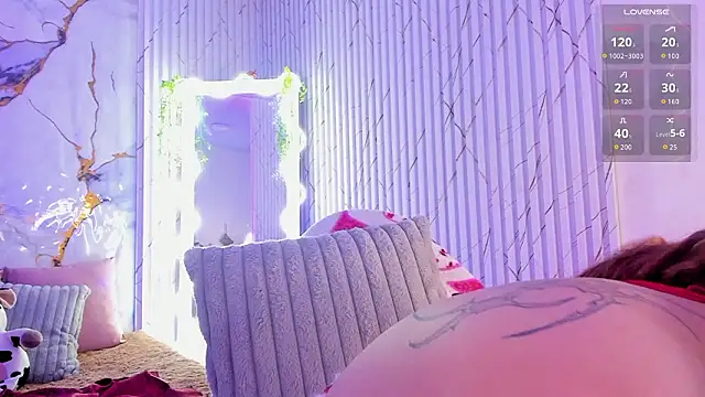 Snapshot of Naomy_tay1 chatting on March 27, 2026, 8:26 am Naomy tay1 online show from March 27, 2026, 8:26 am