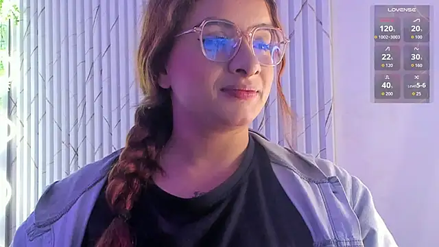 Snapshot of Naomy_tay1 chatting on April 8, 2026, 2:57 am Naomy tay1 online show from April 8, 2026, 2:57 am