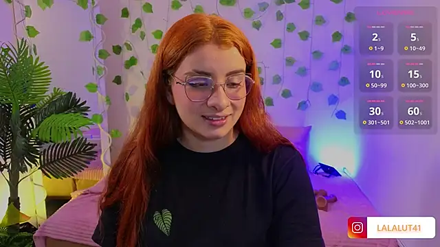 Naomy tay1 online show from September 21, 2025, 3:22 am